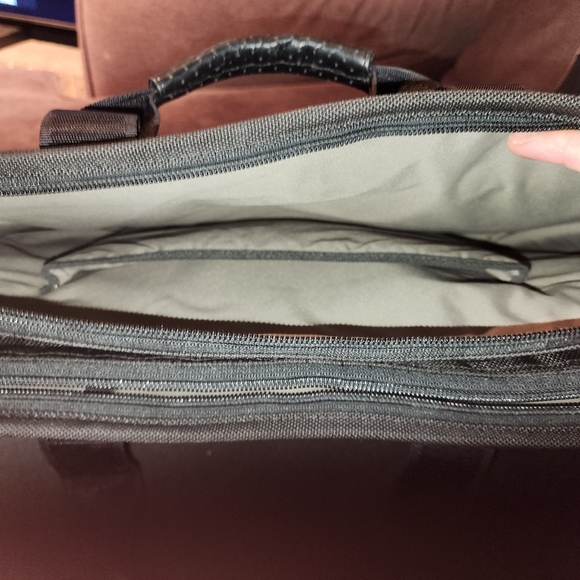 Victorinox Laptop Brief - Picture 4 of 6